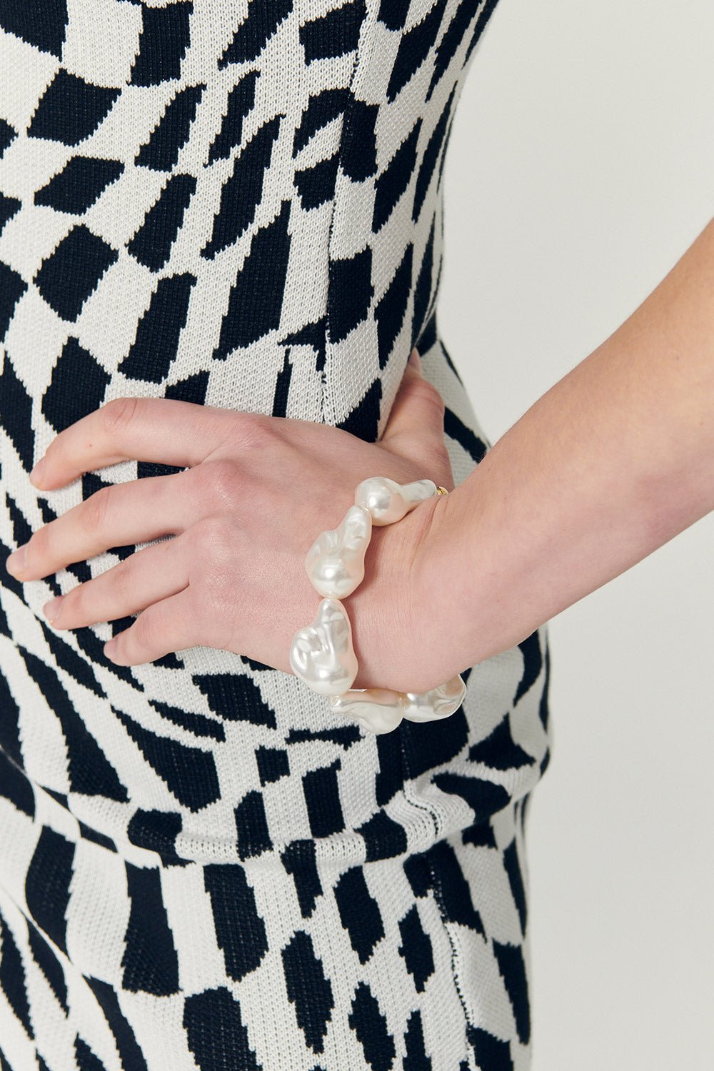 220318_1374.jpg Zelie Baroque Pearl Bracelet - Image 1