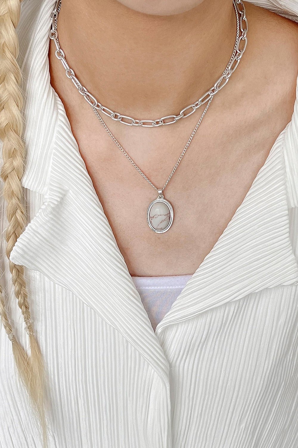 AntiqueNecklace_03.jpg Antique Necklace - Image 1