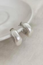 Pearly Plate Earrings - Image 3